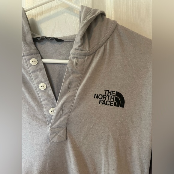 The North Face Hooded Shirt - Picture 2 of 4